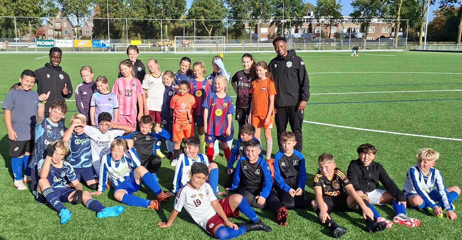 Geslaagde voetbalclinic voor O10 t/m O15